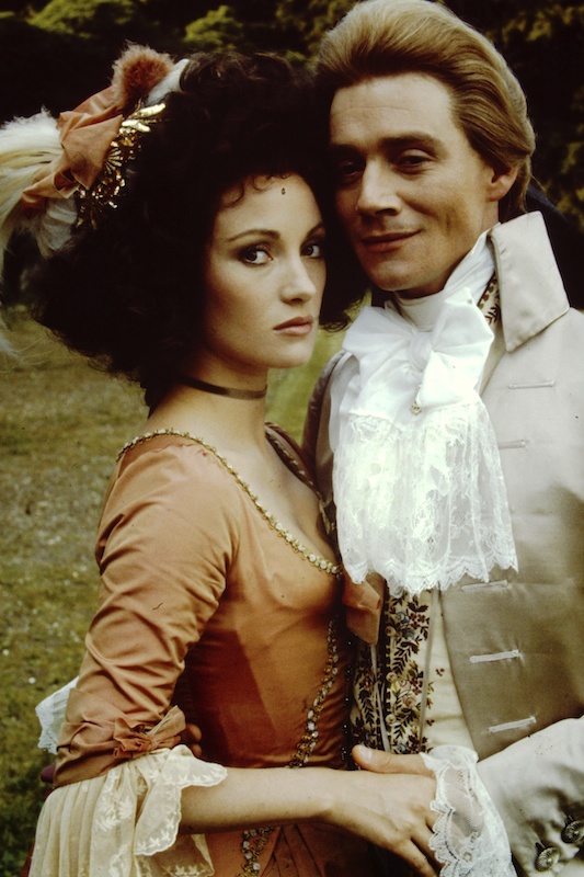 Andrey and annette. Алый первоцвет фильм 1982. Скарлетт Пимпернелл. Алый первоцвет Джейн Сеймур. Кадры Джейн Сеймур алый первоцвет